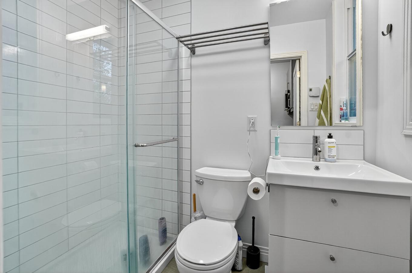 Bathroom - 5017 Rue Fabre, Montréal (Le Plateau-Mont-Royal), QC - Indoor Photo Showing Bathroom