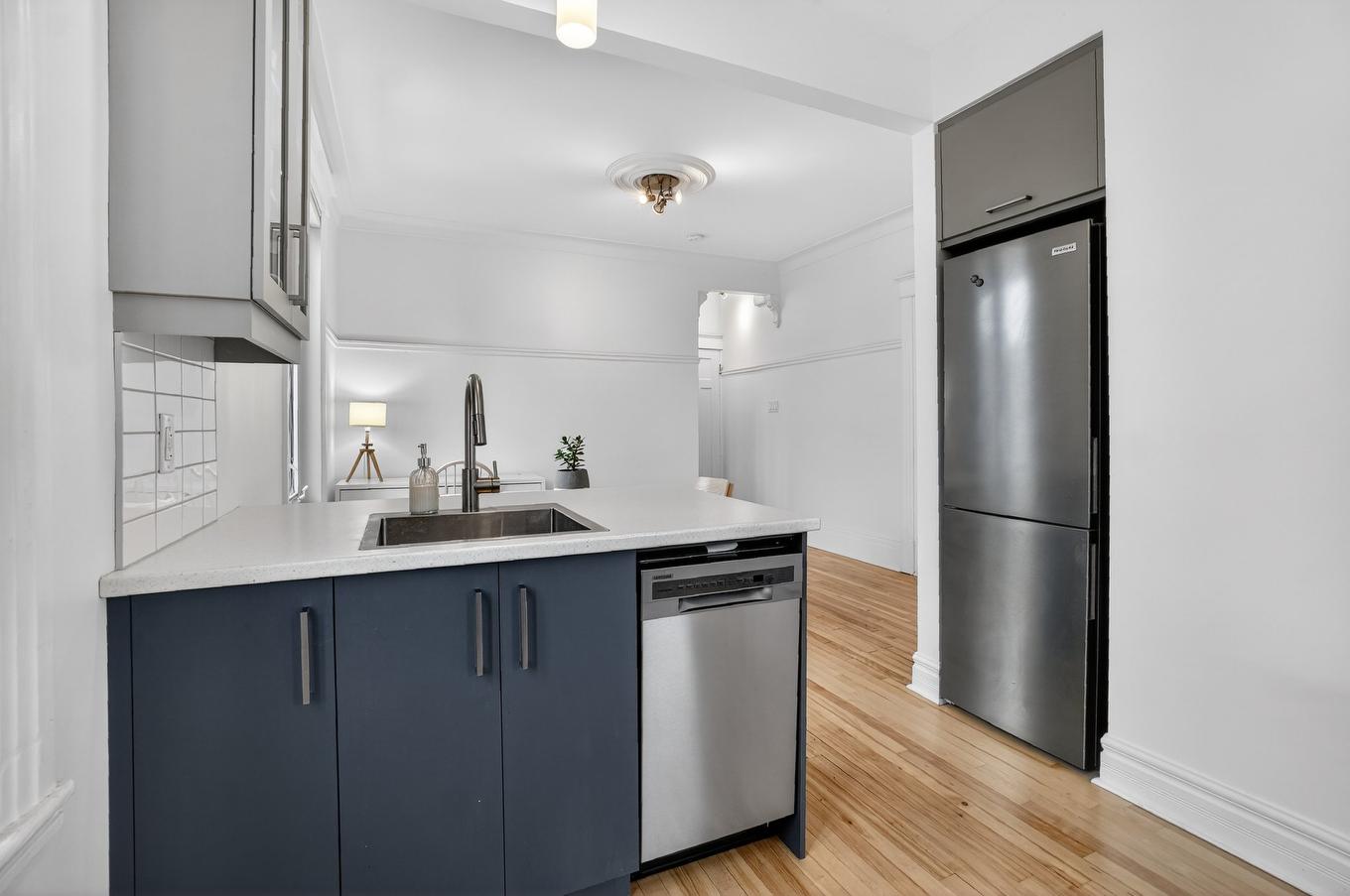 Kitchen - 5017 Rue Fabre, Montréal (Le Plateau-Mont-Royal), QC - Indoor Photo Showing Kitchen With Upgraded Kitchen
