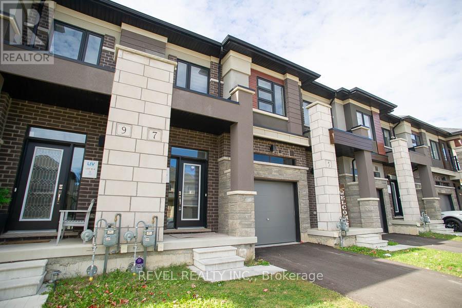 7 Poole Street, Brantford, ON - Outdoor With Facade