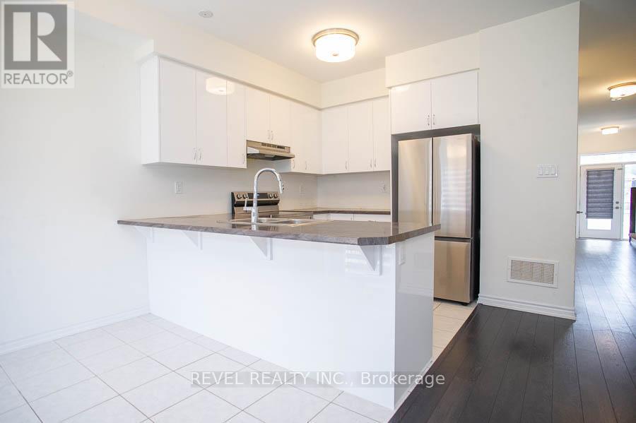 7 Poole Street, Brantford, ON - Indoor Photo Showing Kitchen With Stainless Steel Kitchen