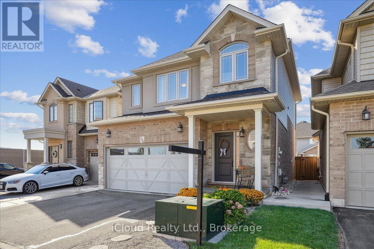 136 Dunrobin Lane, Grimsby, ON - Outdoor With Facade