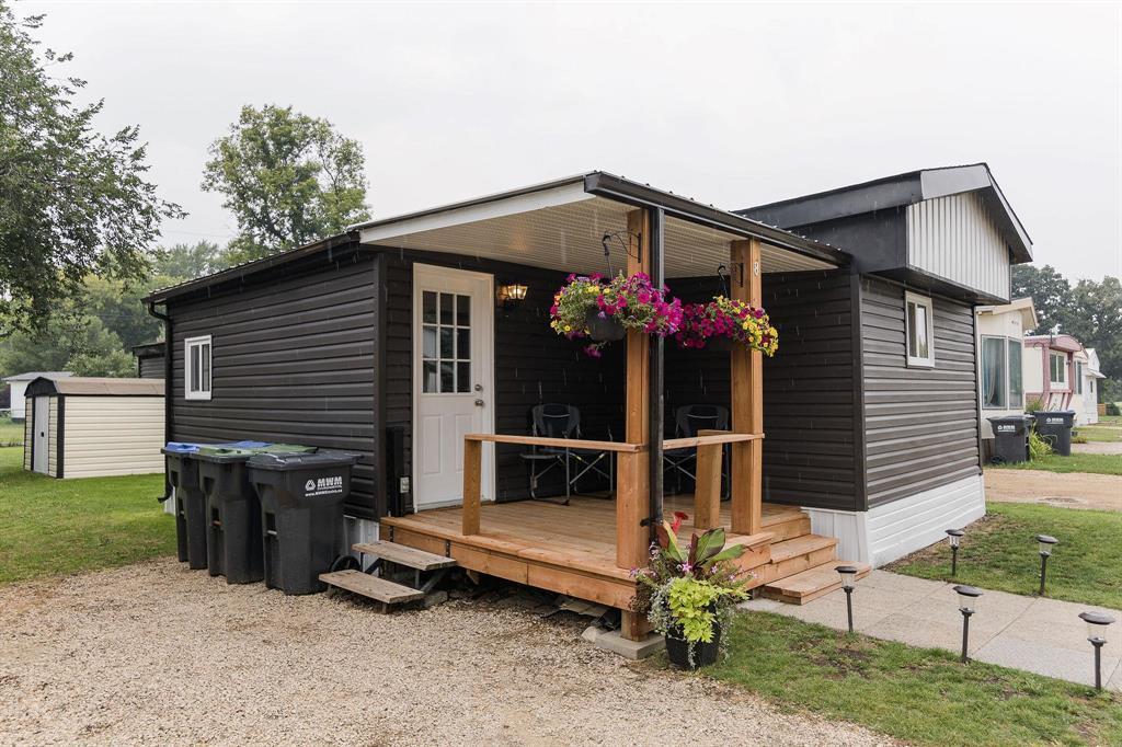8 Mobile Street, Carman, MB - Outdoor With Exterior