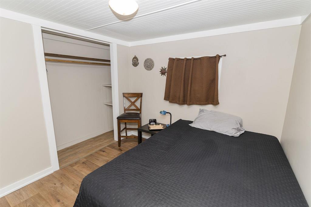 8 Mobile Street, Carman, MB - Indoor Photo Showing Bedroom