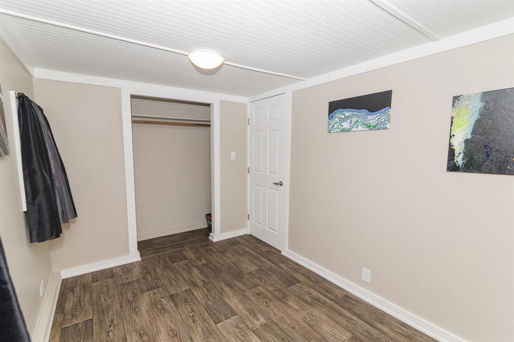 8 Mobile Street, Carman, MB - Indoor Photo Showing Other Room