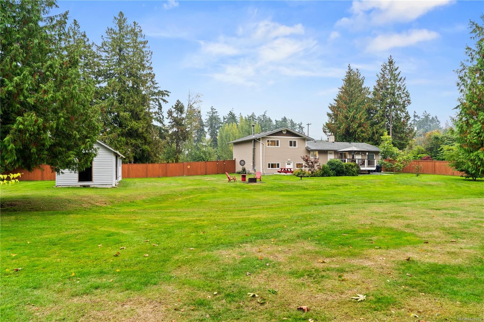 7554 Superior Rd, Lantzville, BC
