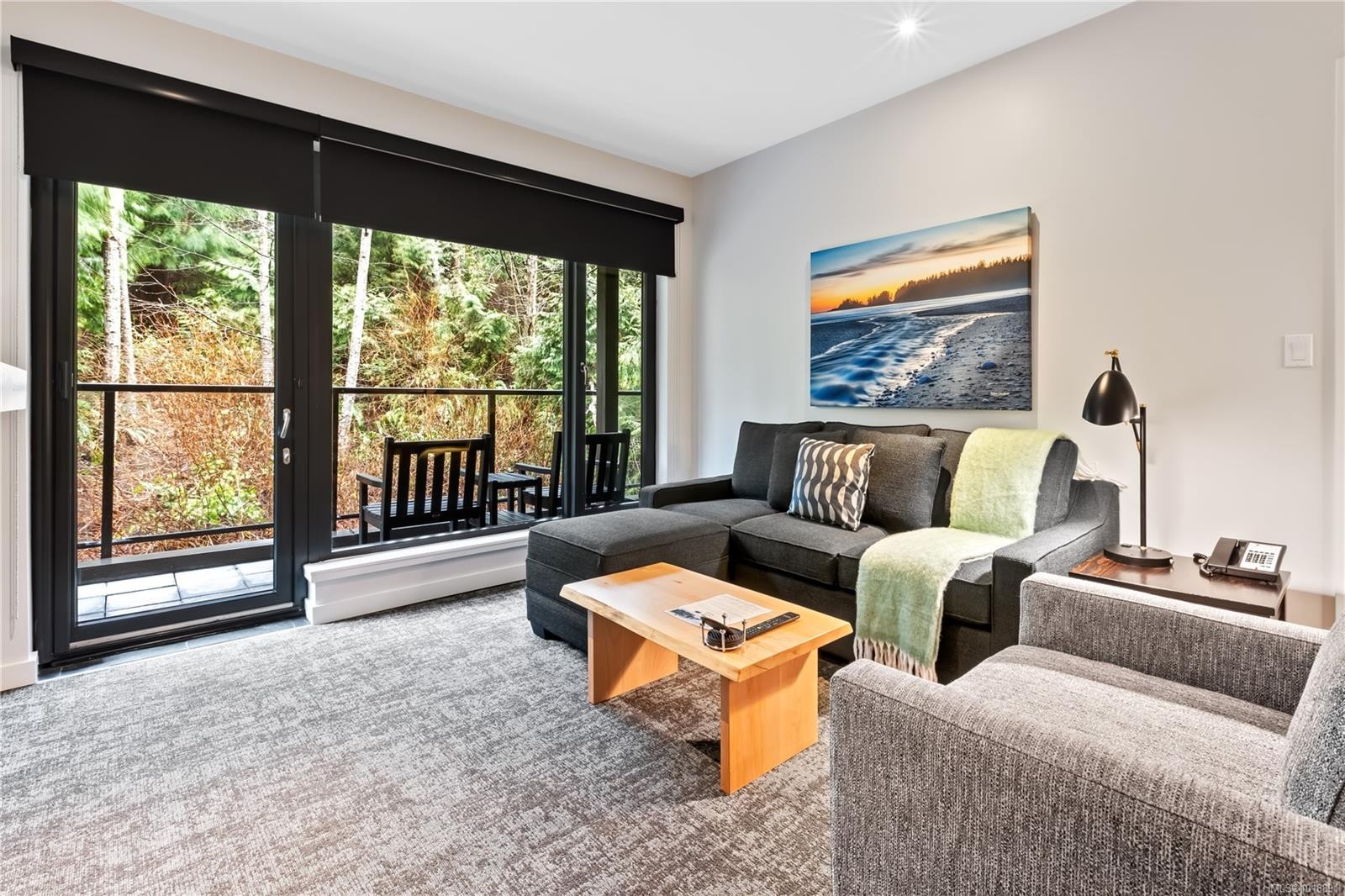 222-596 Marine Dr, Ucluelet, BC - Indoor Photo Showing Living Room