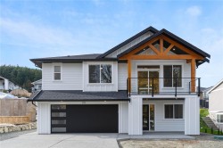 824 Russell Rd Ladysmith, BC V9G 1W4