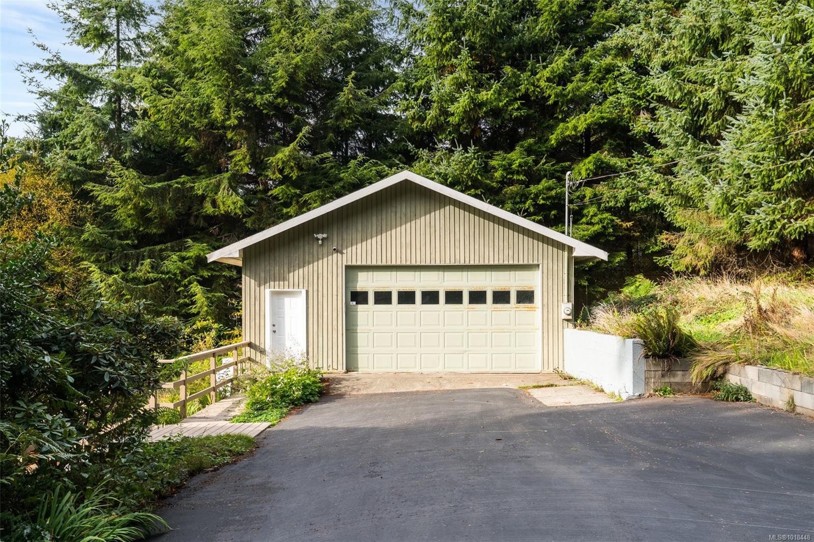 2594 Seaside Dr, Sooke, BC