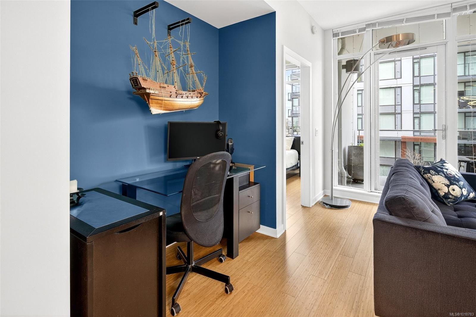 308-373 Tyee Rd, Victoria, BC - Indoor Photo Showing Office