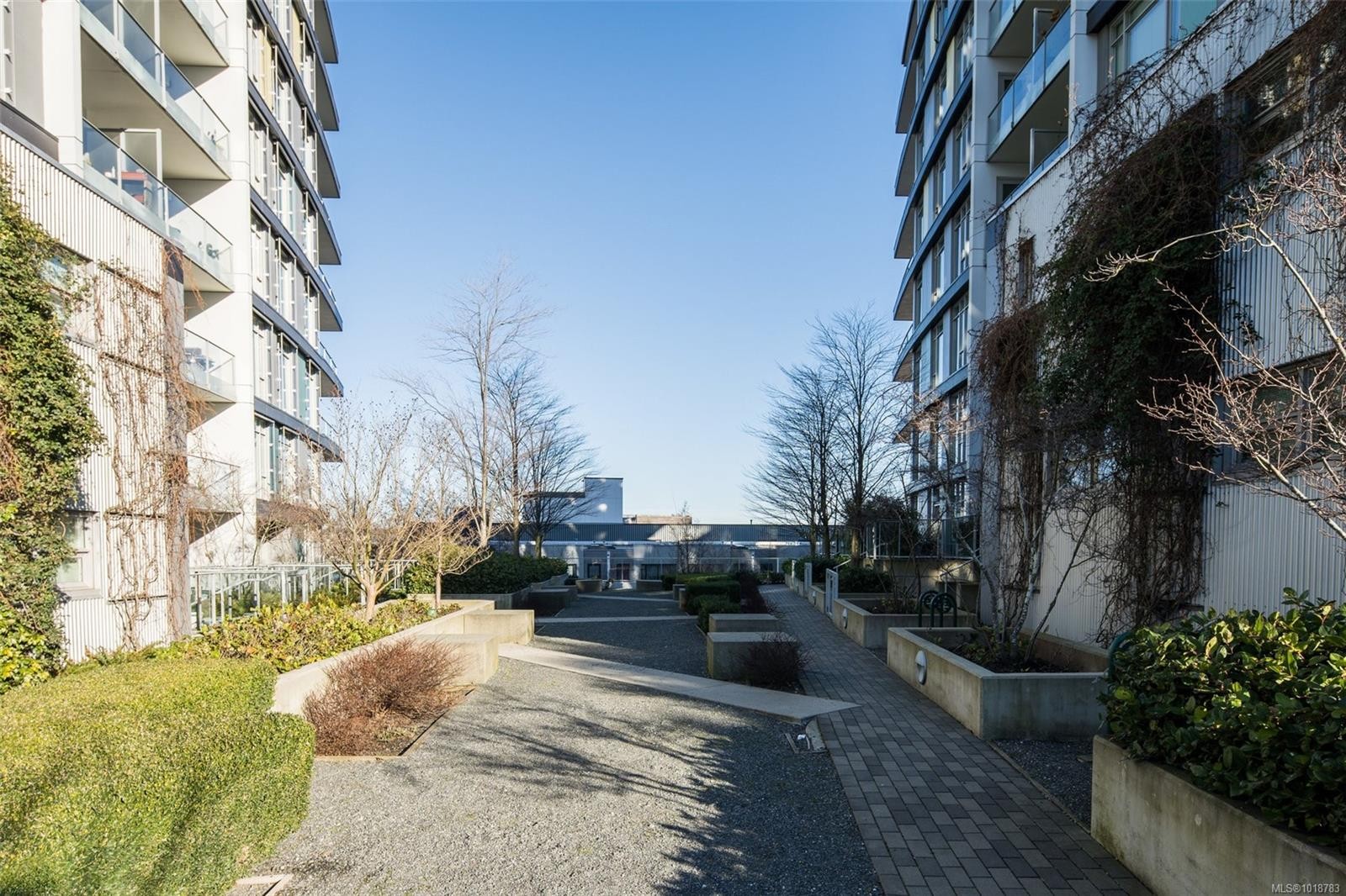 308-373 Tyee Rd, Victoria, BC - Outdoor