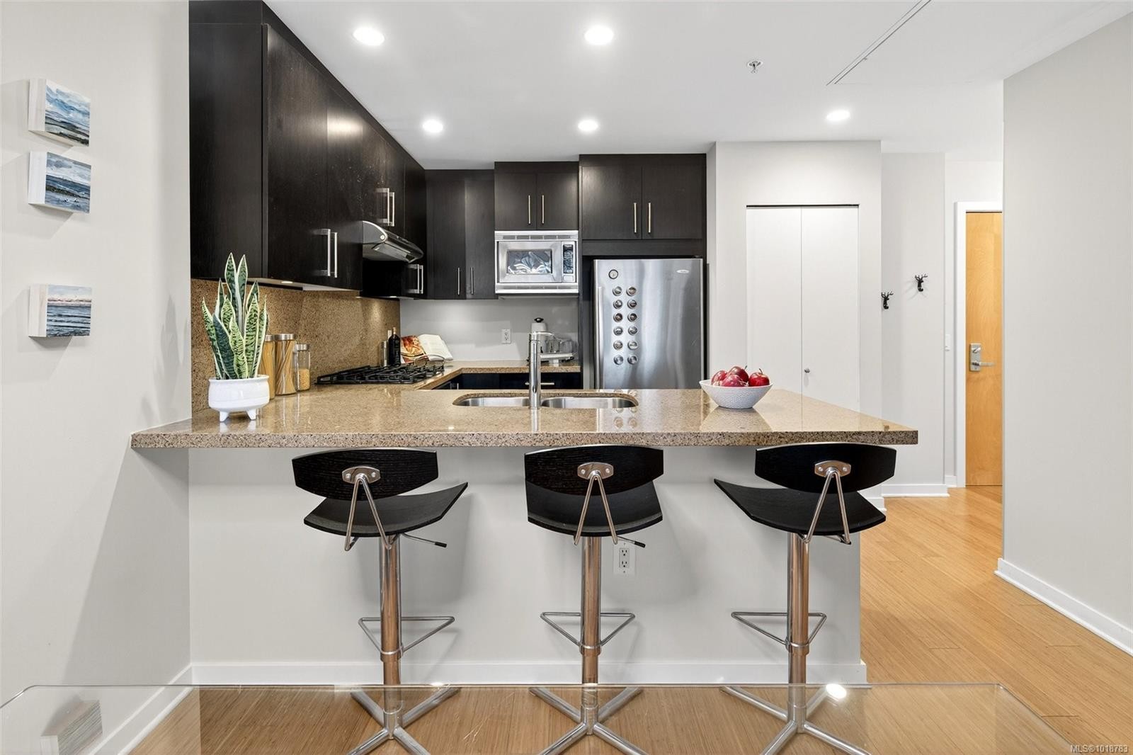 308-373 Tyee Rd, Victoria, BC - Indoor Photo Showing Kitchen With Double Sink With Upgraded Kitchen