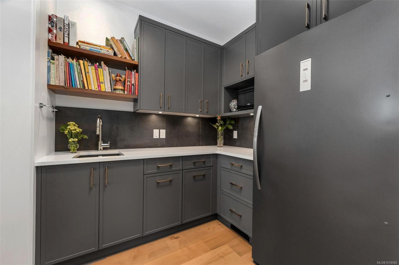 7210 Sea Cliff Rd, Sooke, BC