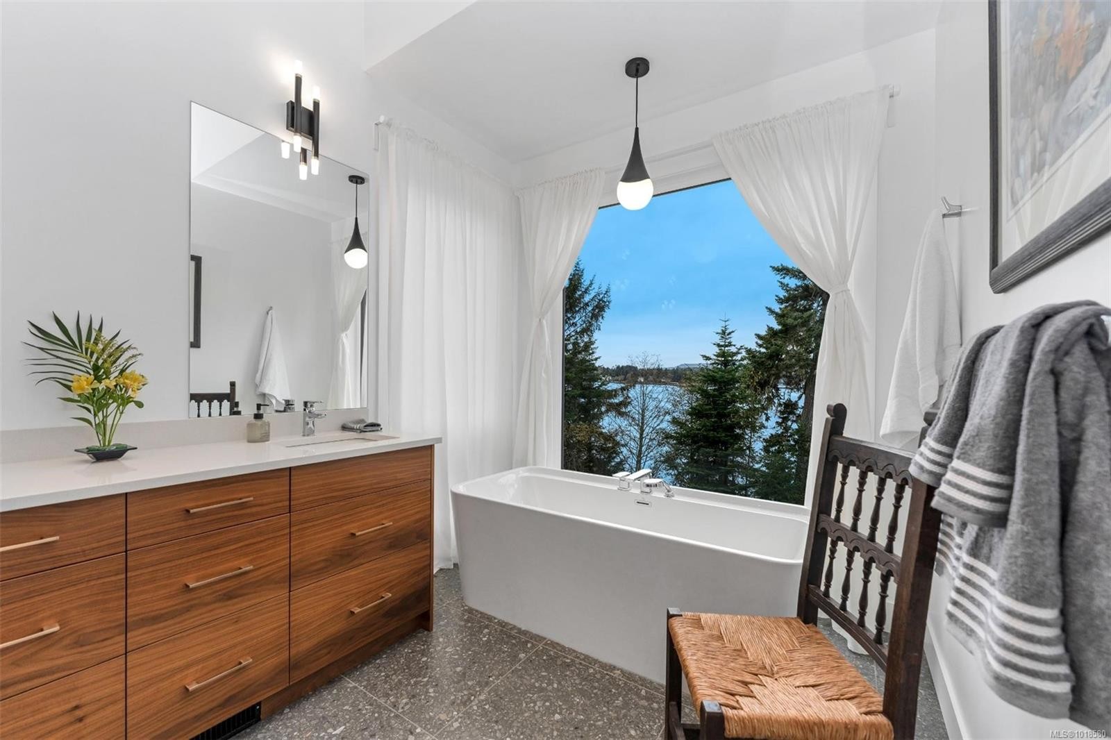 7210 Sea Cliff Rd, Sooke, BC