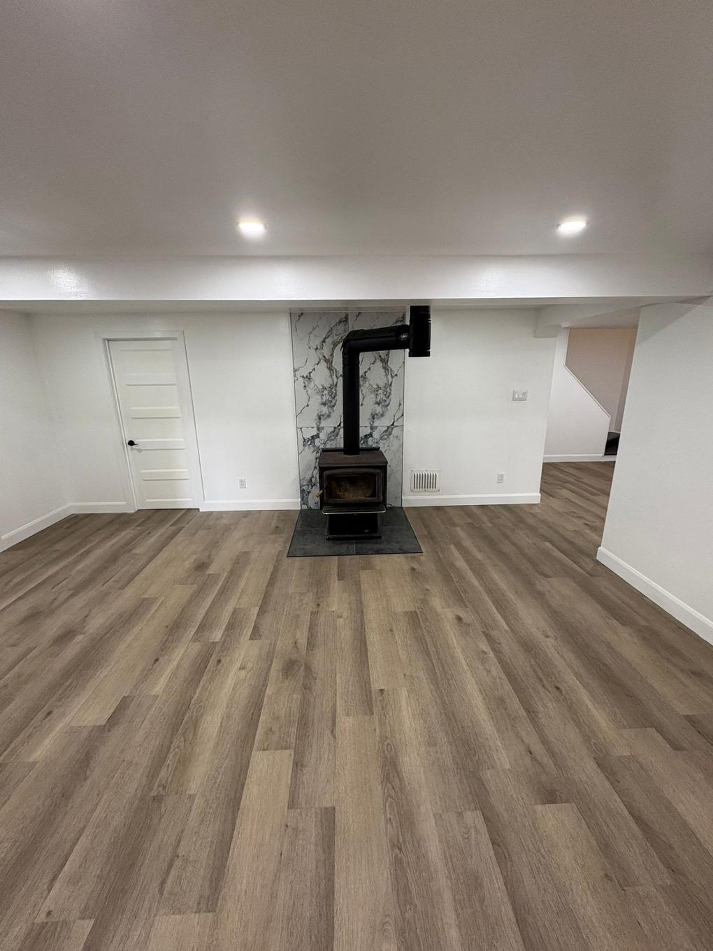 Salle familiale - 10515 Av. Garon, Montréal (Montréal-Nord), QC - Indoor With Fireplace