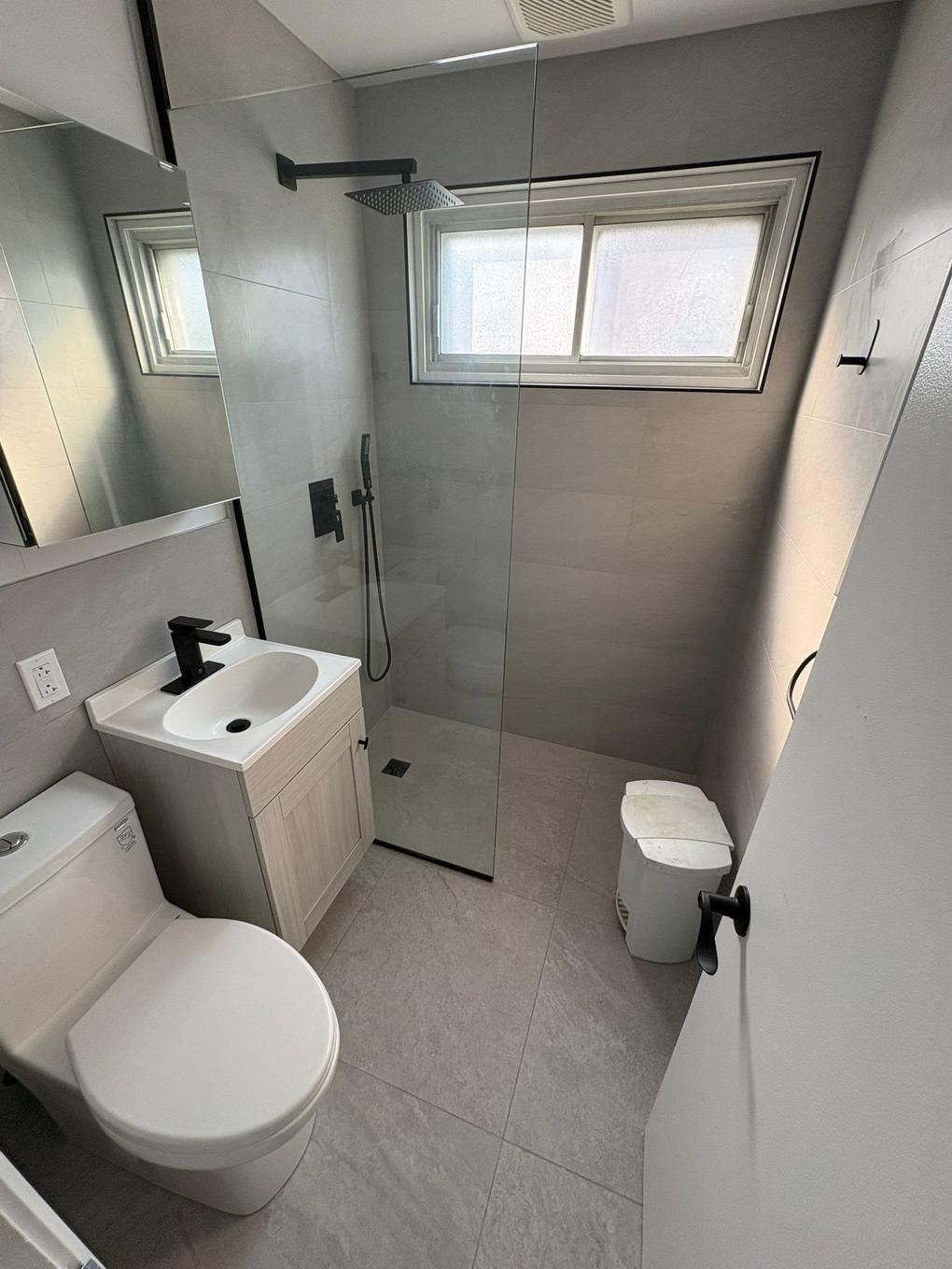 Salle de bains - 10515 Av. Garon, Montréal (Montréal-Nord), QC - Indoor Photo Showing Bathroom