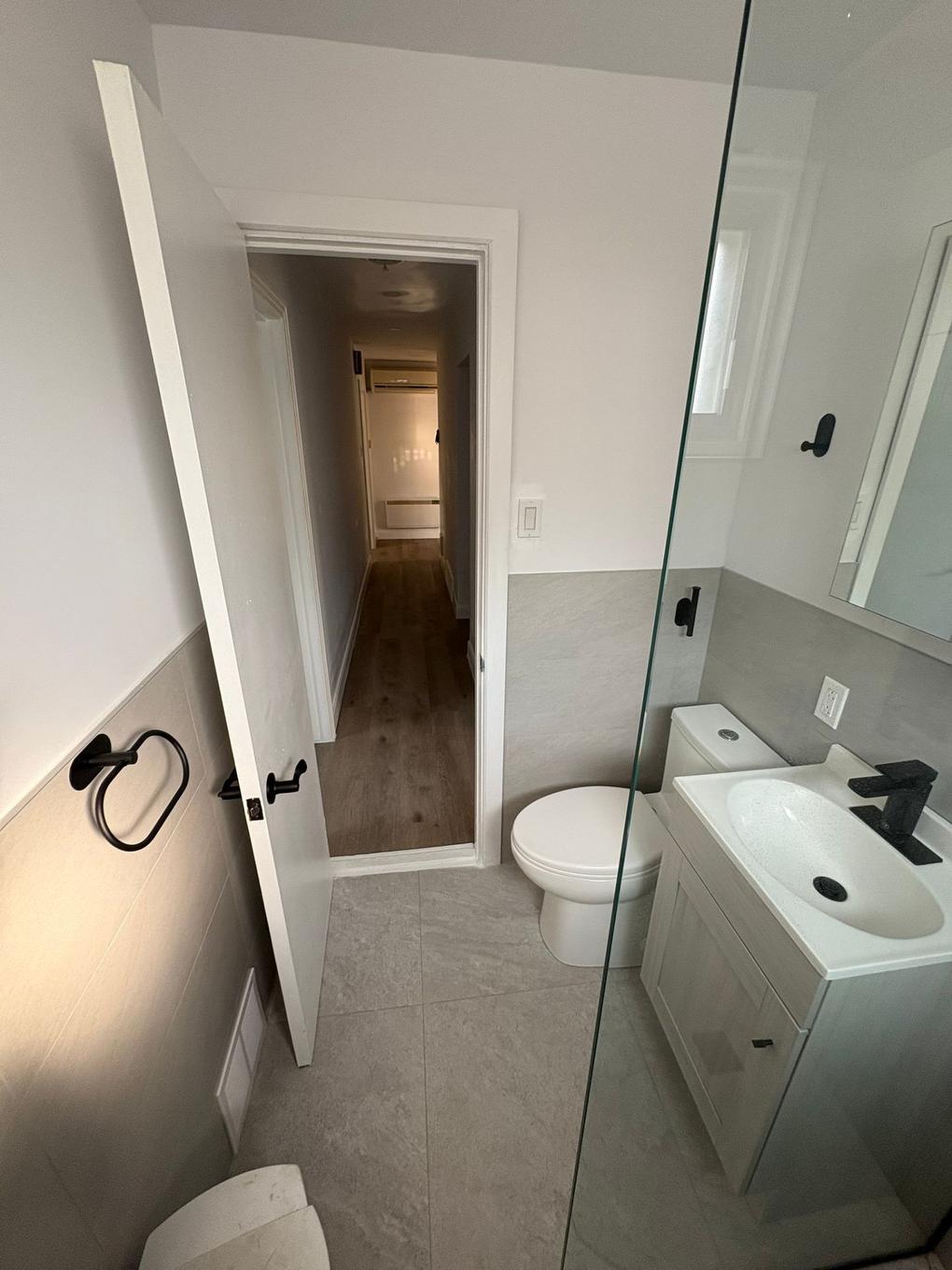 Salle de bains - 10515 Av. Garon, Montréal (Montréal-Nord), QC - Indoor Photo Showing Bathroom