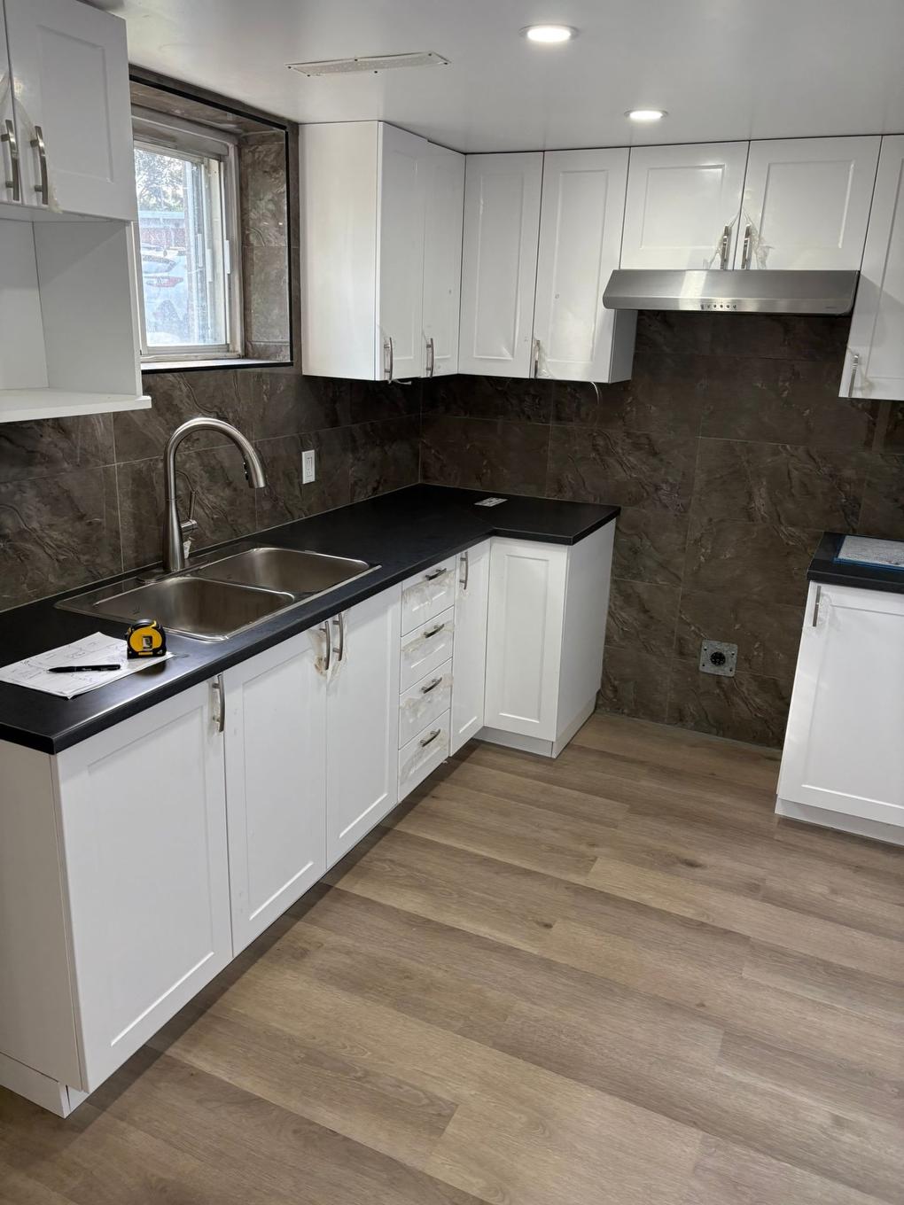 Cuisine - 10515 Av. Garon, Montréal (Montréal-Nord), QC - Indoor Photo Showing Kitchen With Double Sink