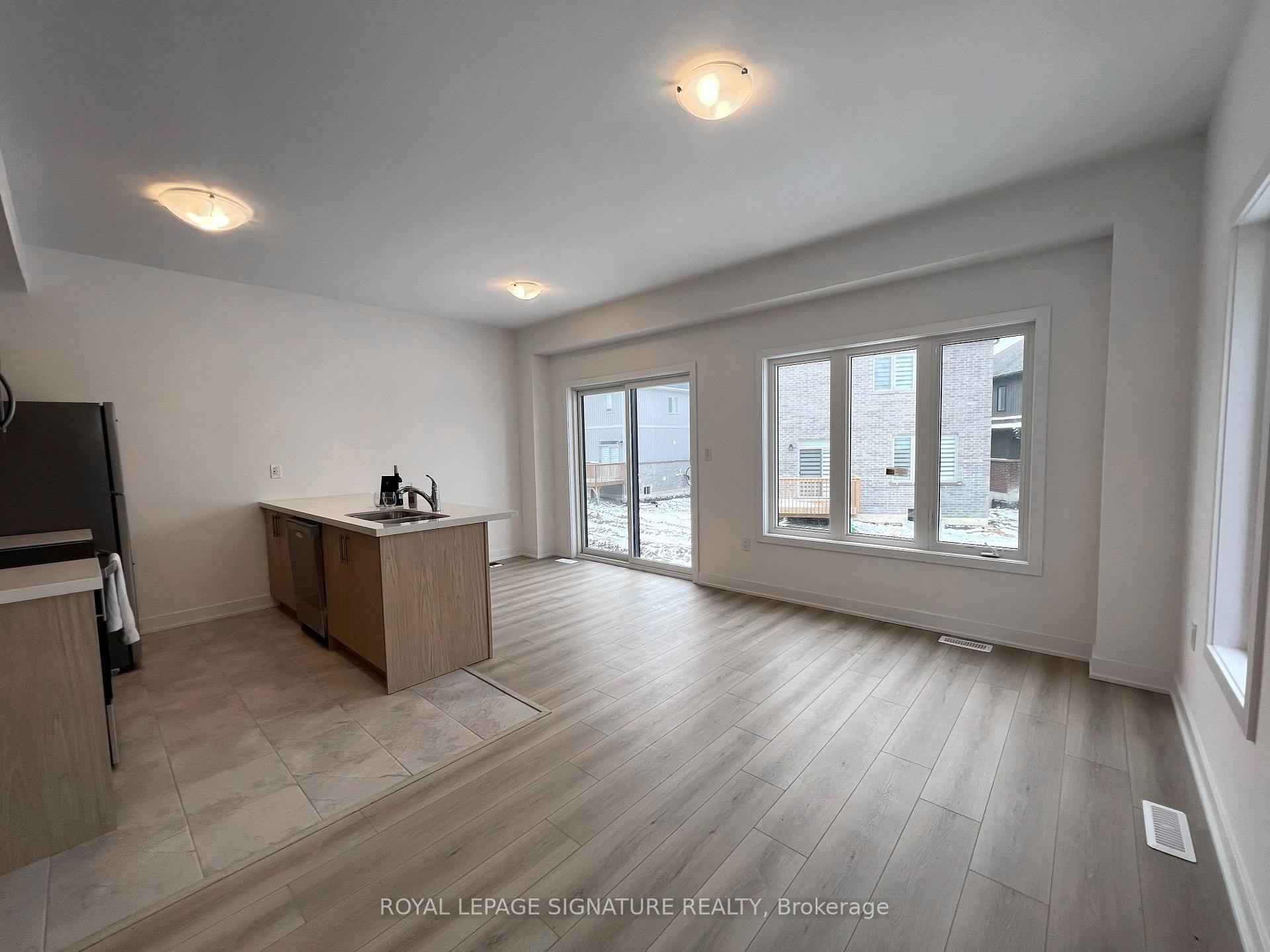 21 Hay Lane, Barrie, ON - Indoor Photo Showing Other Room