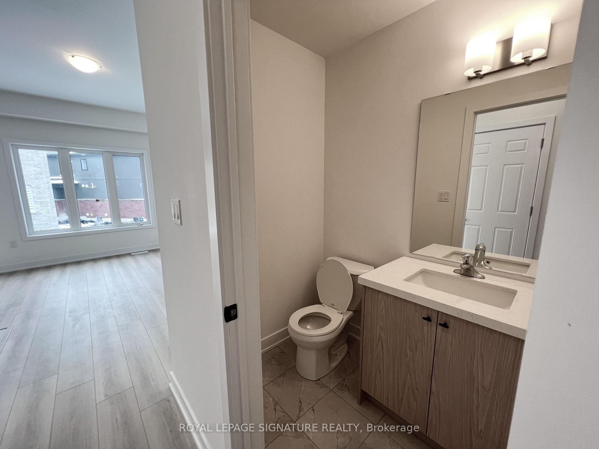 21 Hay Lane, Barrie, ON - Indoor Photo Showing Bathroom