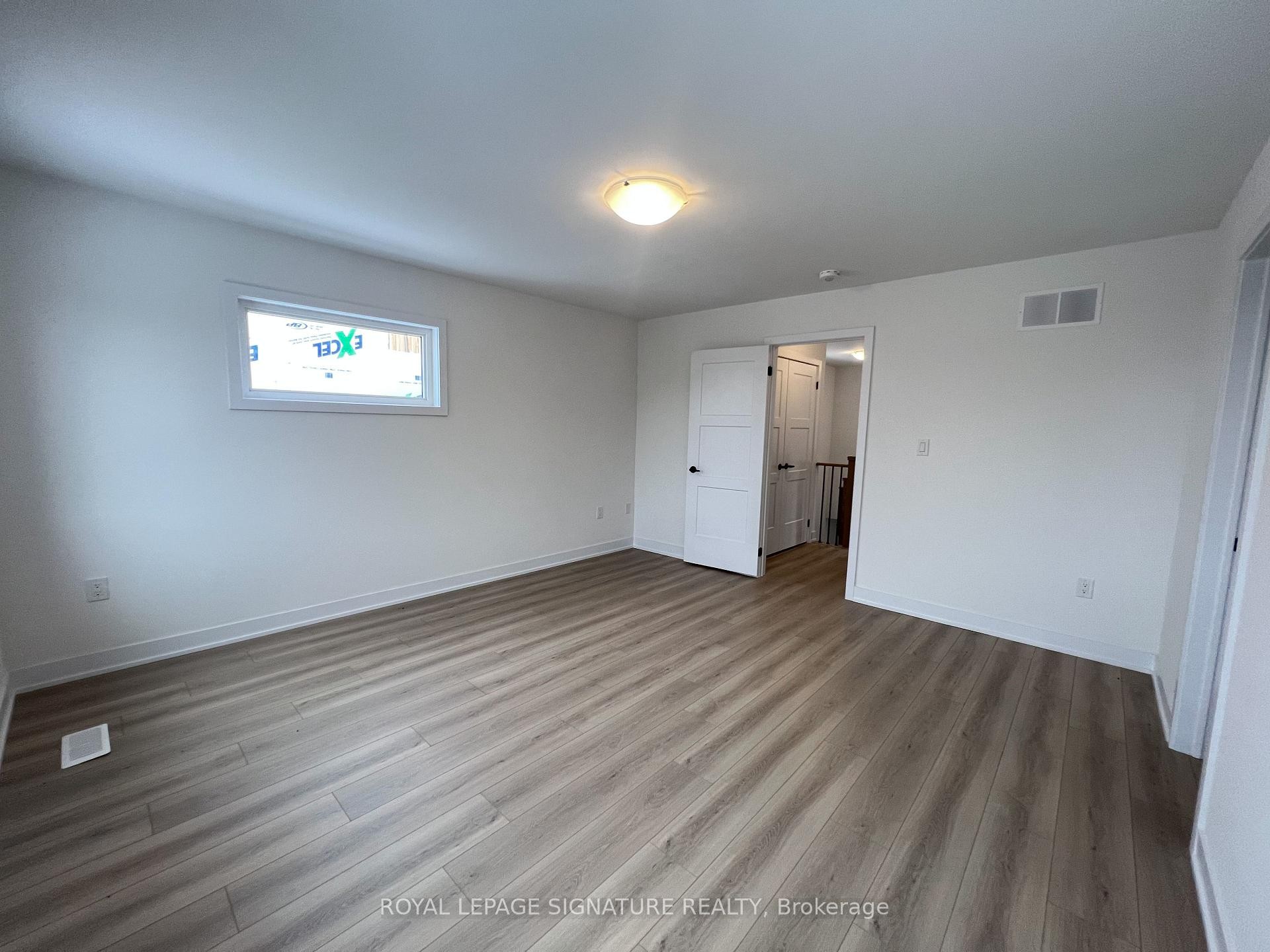 21 Hay Lane, Barrie, ON - Indoor Photo Showing Other Room