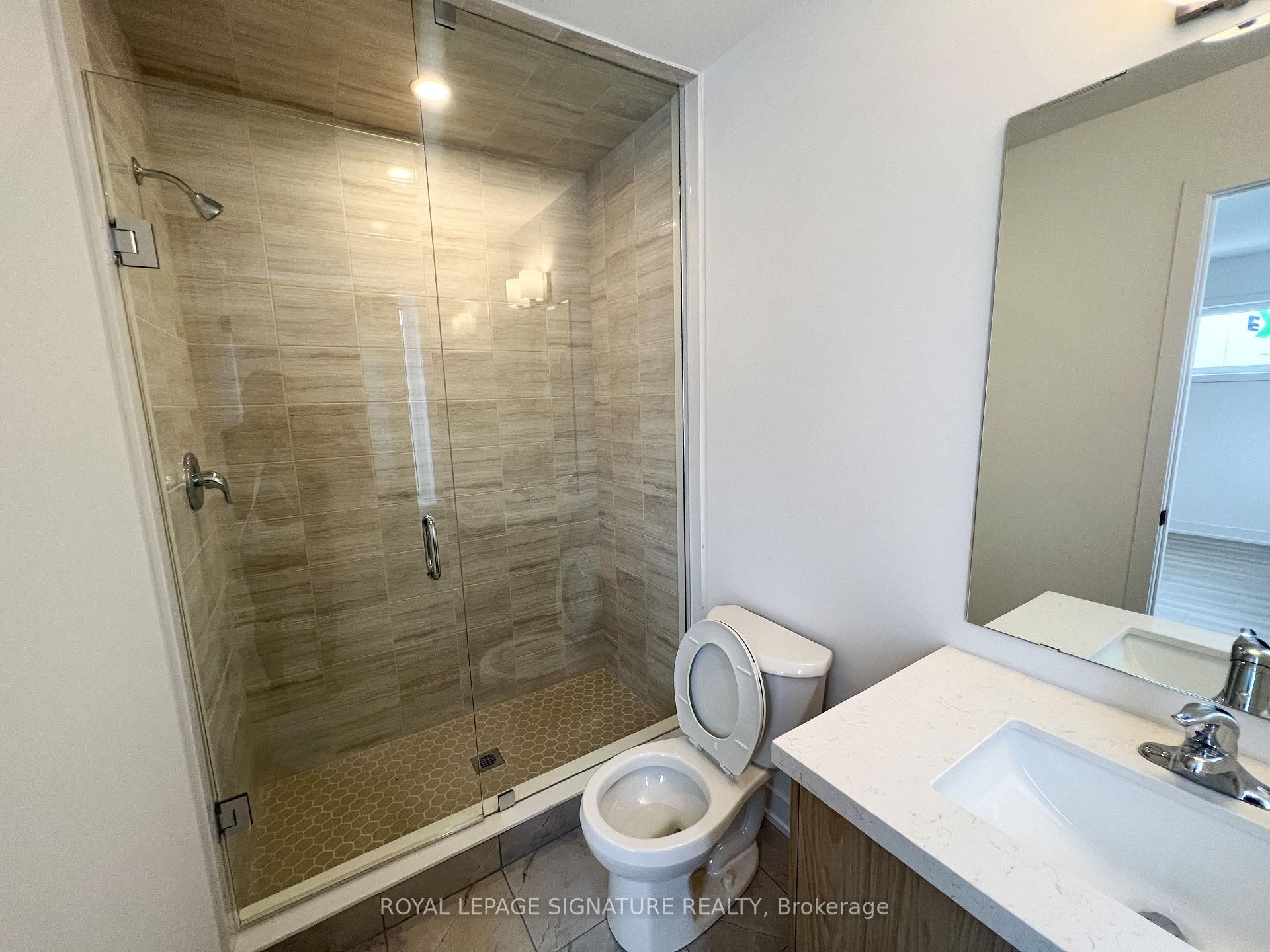 21 Hay Lane, Barrie, ON - Indoor Photo Showing Bathroom