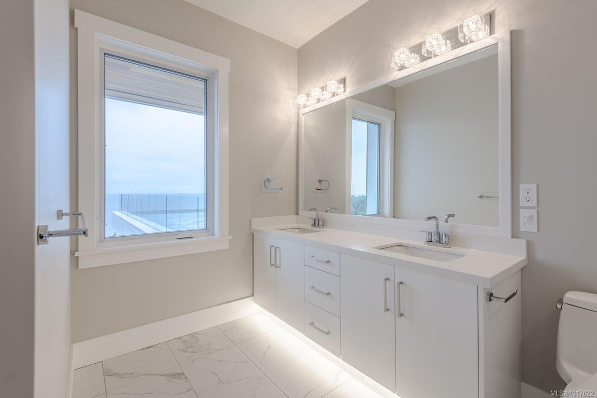 3887 Gulfview Dr, Nanaimo, BC