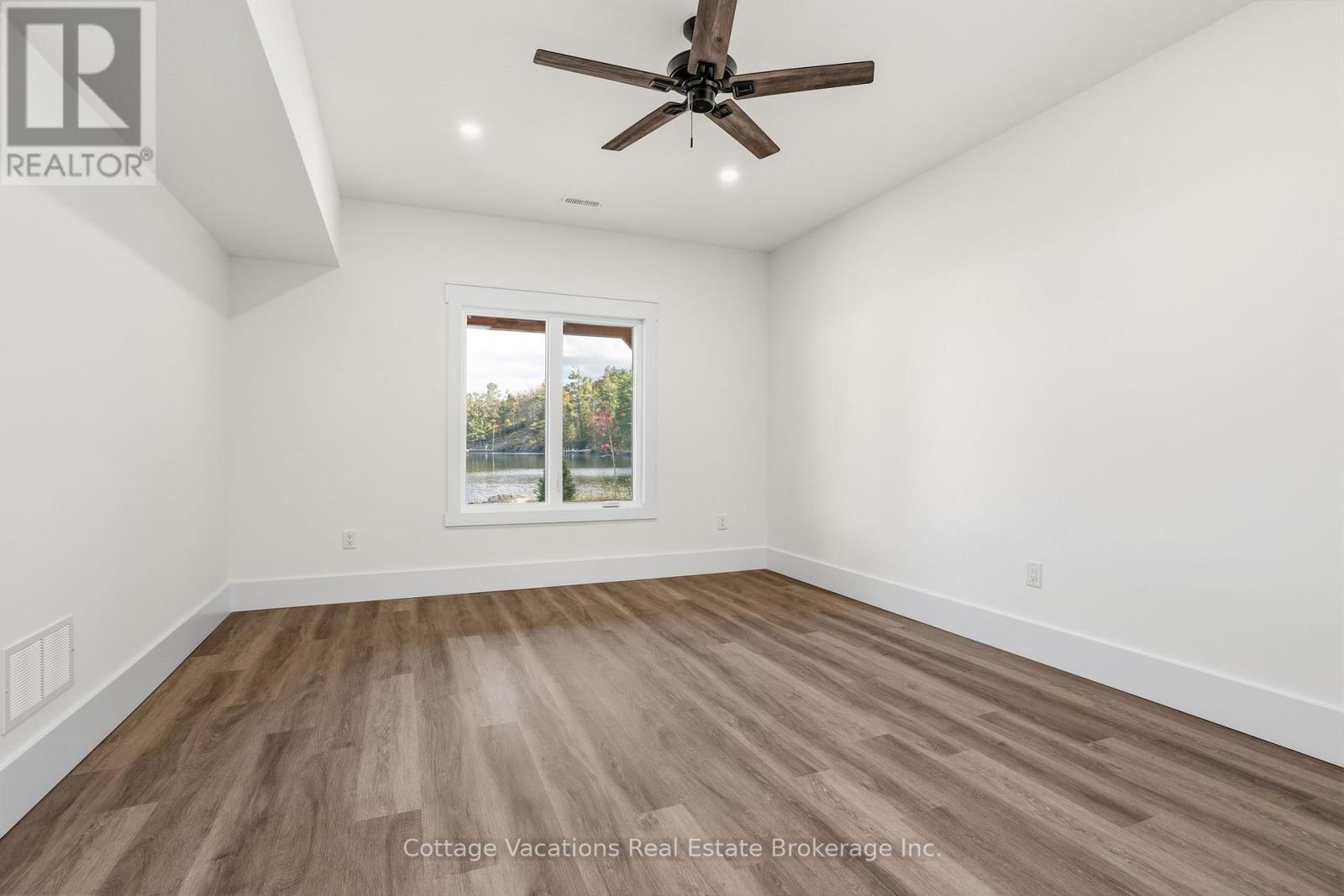 1111 Lakeshore Drive, Gravenhurst (Muskoka (S)), ON - Indoor Photo Showing Other Room