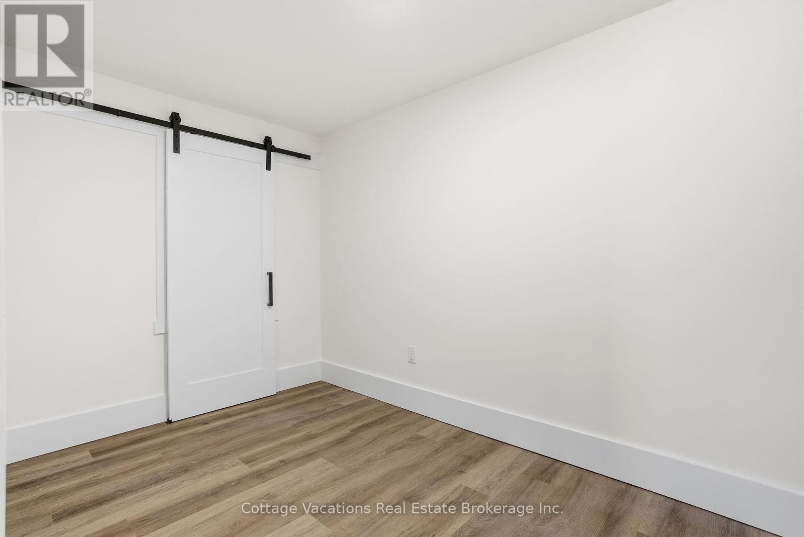 1111 Lakeshore Drive, Gravenhurst (Muskoka (S)), ON - Indoor Photo Showing Other Room