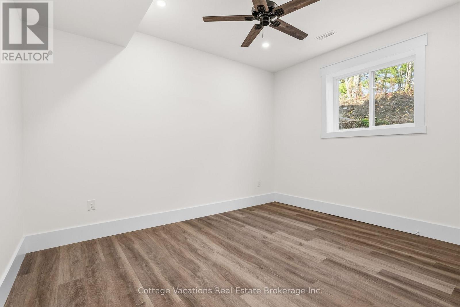 1111 Lakeshore Drive, Gravenhurst (Muskoka (S)), ON - Indoor Photo Showing Other Room