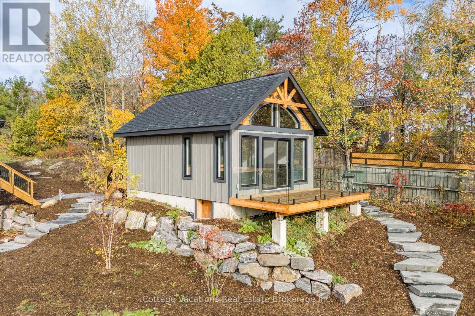 1111 Lakeshore Drive, Gravenhurst (Muskoka (S)), ON - Outdoor