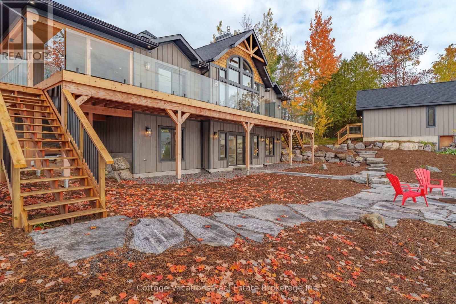 1111 Lakeshore Drive, Gravenhurst (Muskoka (S)), ON - Outdoor With Deck Patio Veranda