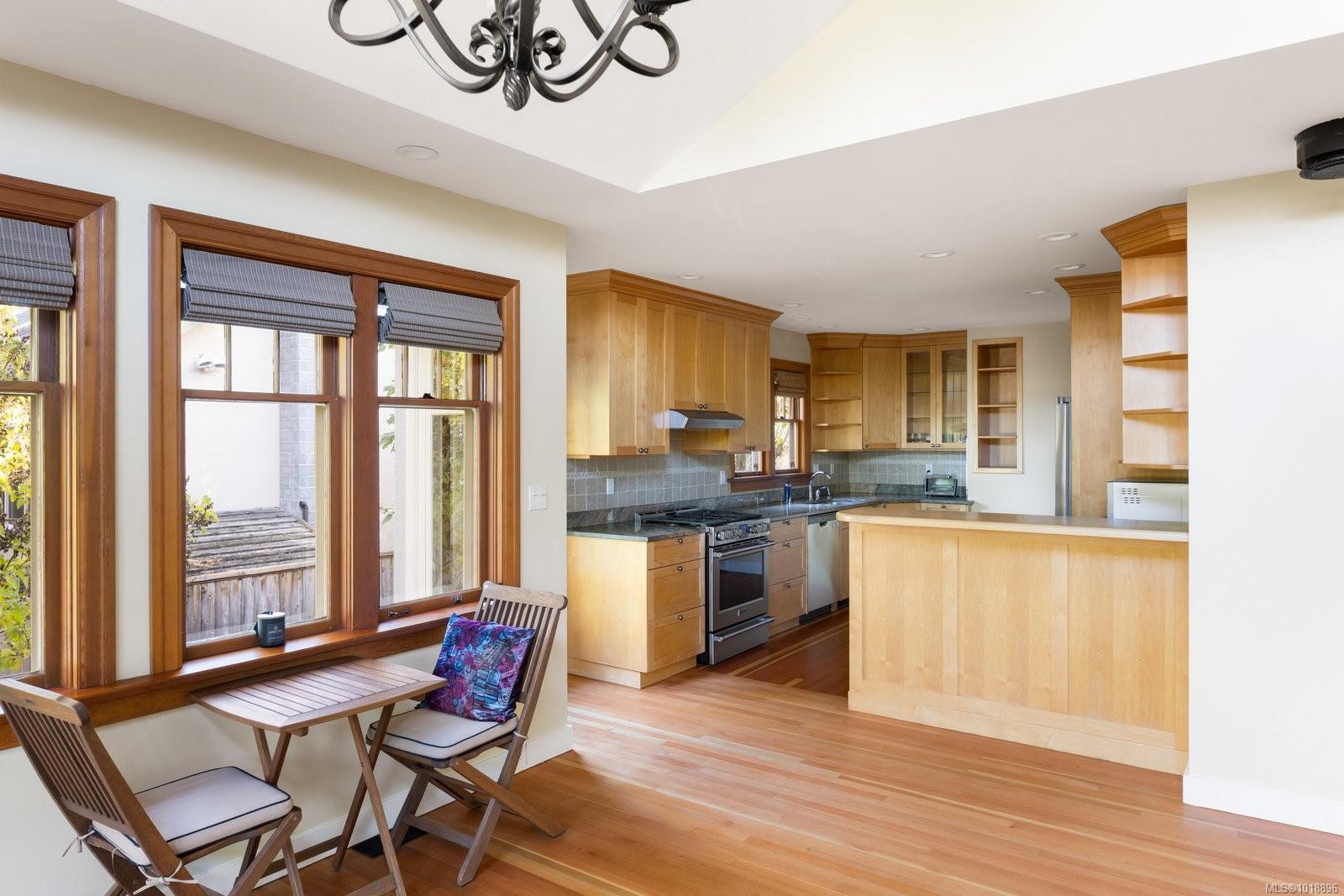 2168 Bartlett Ave, Oak Bay, BC