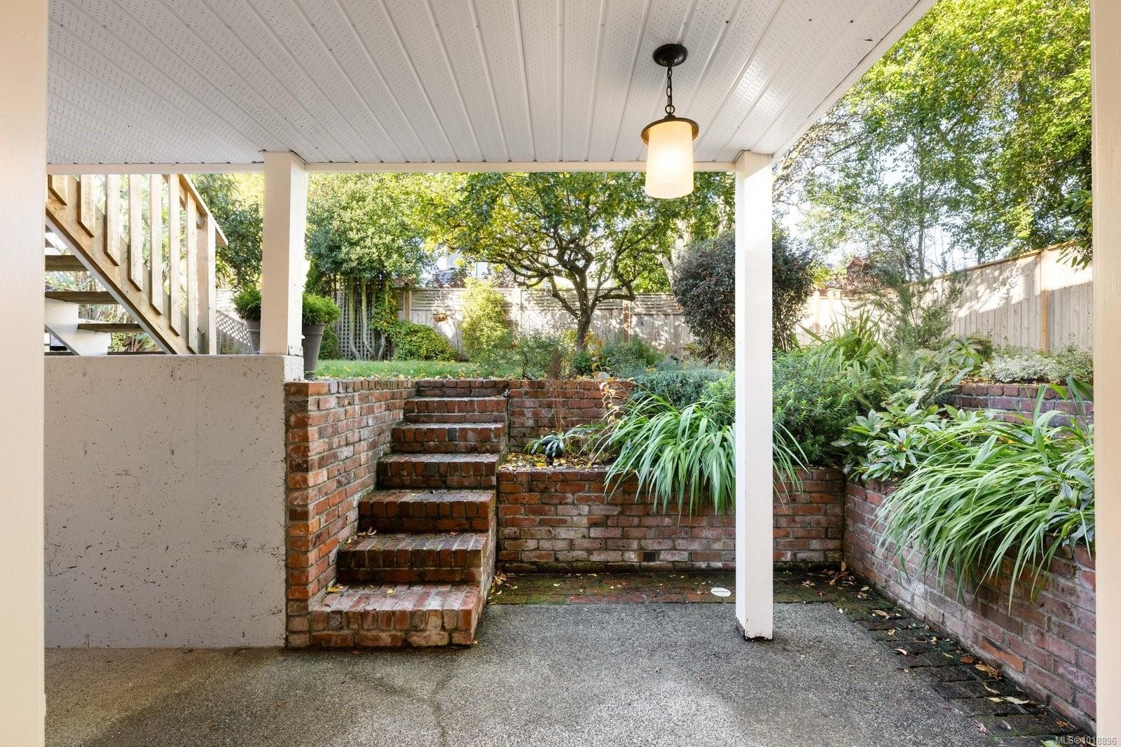 2168 Bartlett Ave, Oak Bay, BC