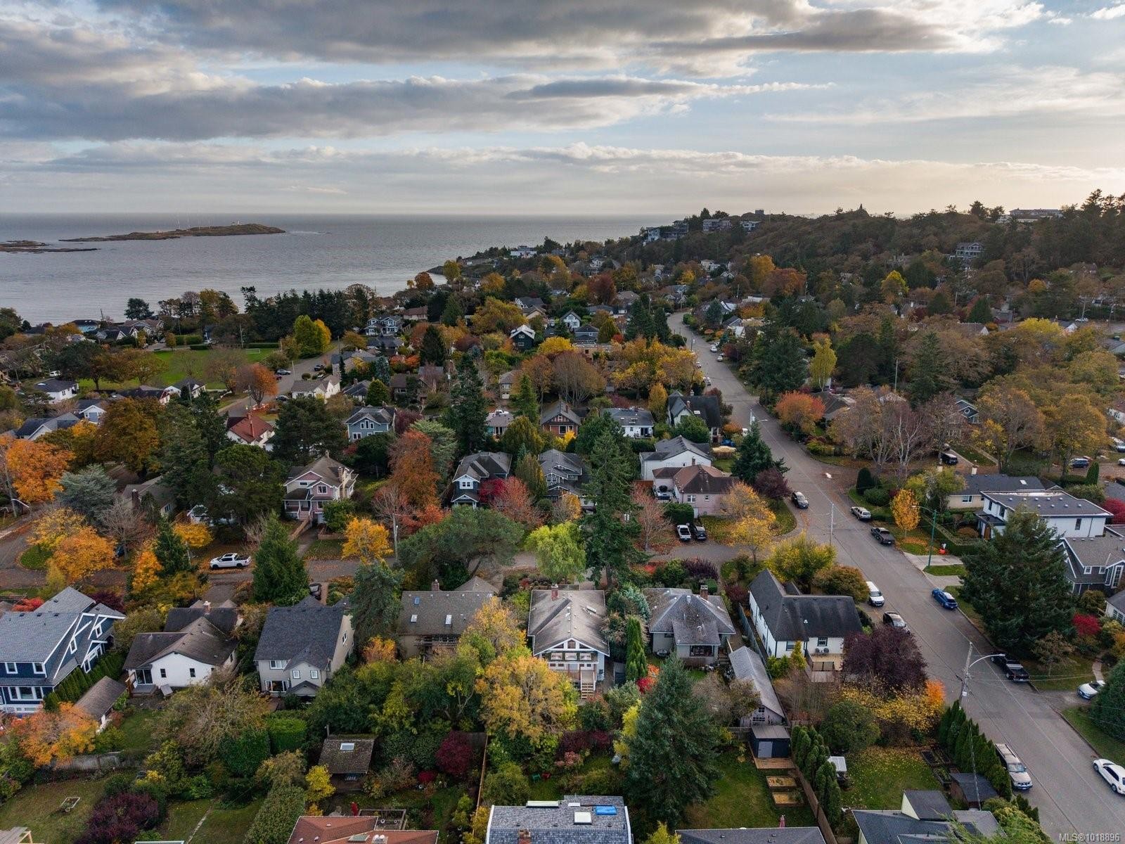 2168 Bartlett Ave, Oak Bay, BC