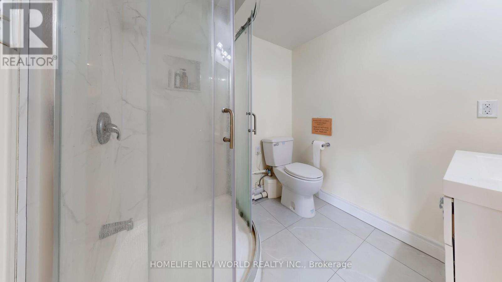 18770 Leslie Street, East Gwillimbury, ON - Indoor Photo Showing Bathroom