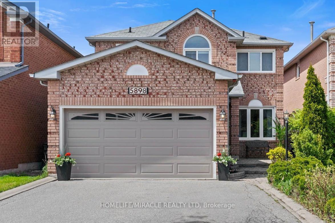 5898 Mersey Street, Mississauga, ON - Outdoor