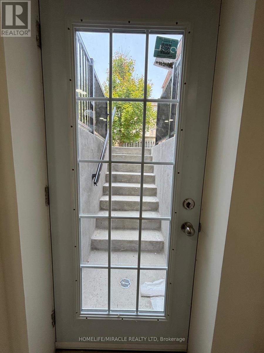 5898 Mersey Street, Mississauga, ON - Indoor Photo Showing Other Room