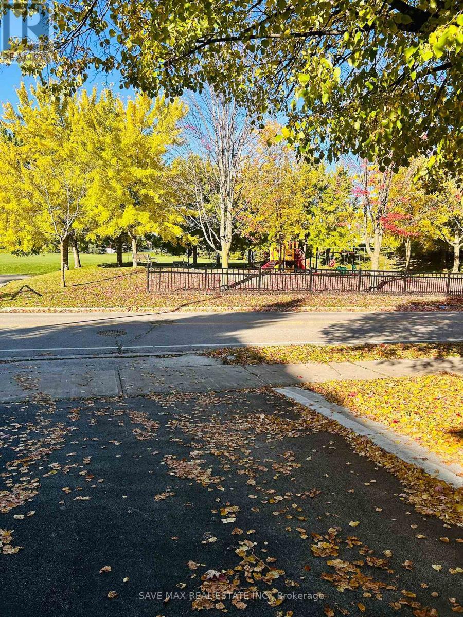 1372 Godwick Drive, Mississauga, ON - Outdoor With View