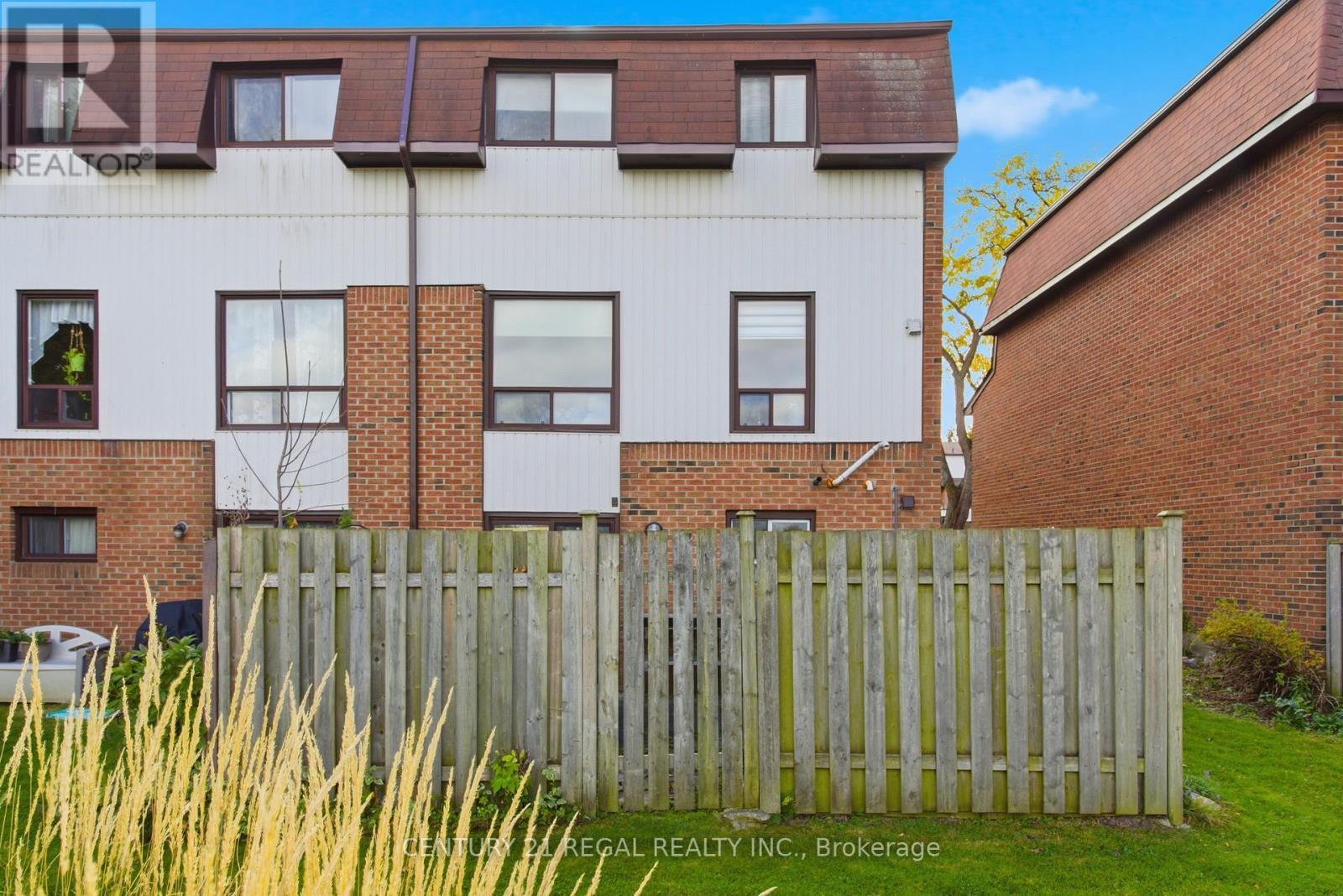 7 - 765 Oklahoma Drive, Pickering, ON - With Exterior