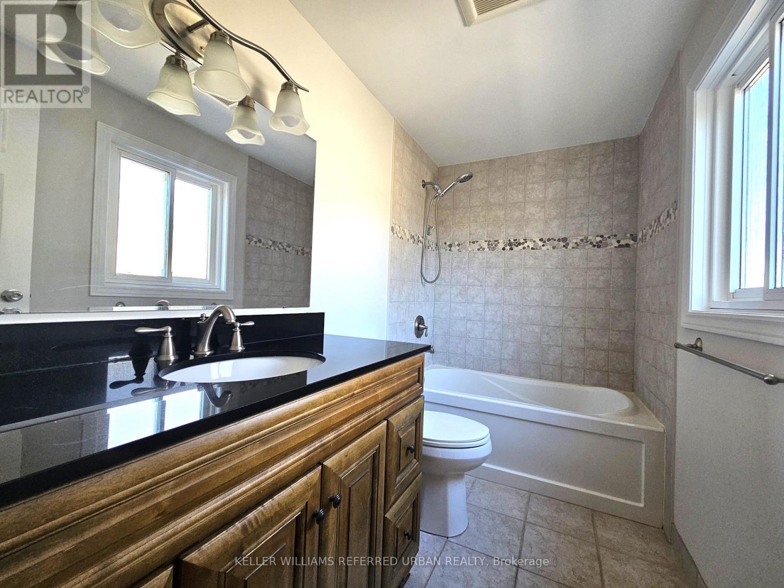 Main - 976 Timmins Gardens, Pickering, ON - Indoor Photo Showing Bathroom