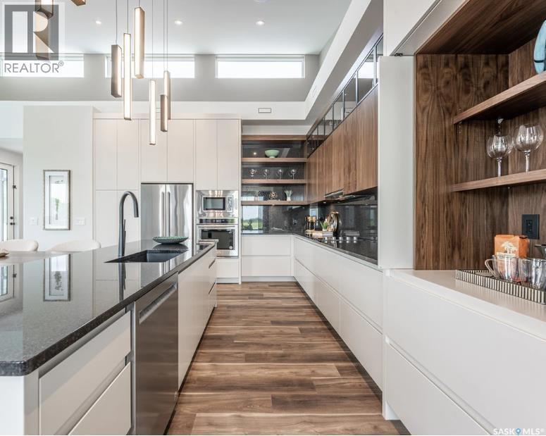 669 Greenbryre Cove, Corman Park Rm No. 344, SK - Indoor Photo Showing Kitchen With Upgraded Kitchen
