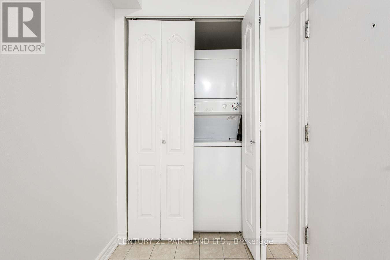 1701 - 8 Rean Drive, Toronto, ON - Indoor Photo Showing Laundry Room