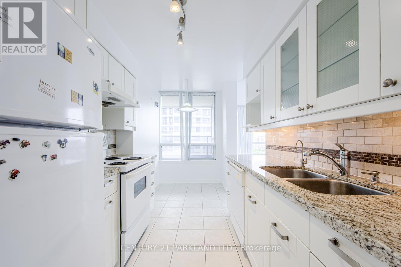 1701 - 8 Rean Drive, Toronto, ON - Indoor Photo Showing Kitchen With Double Sink