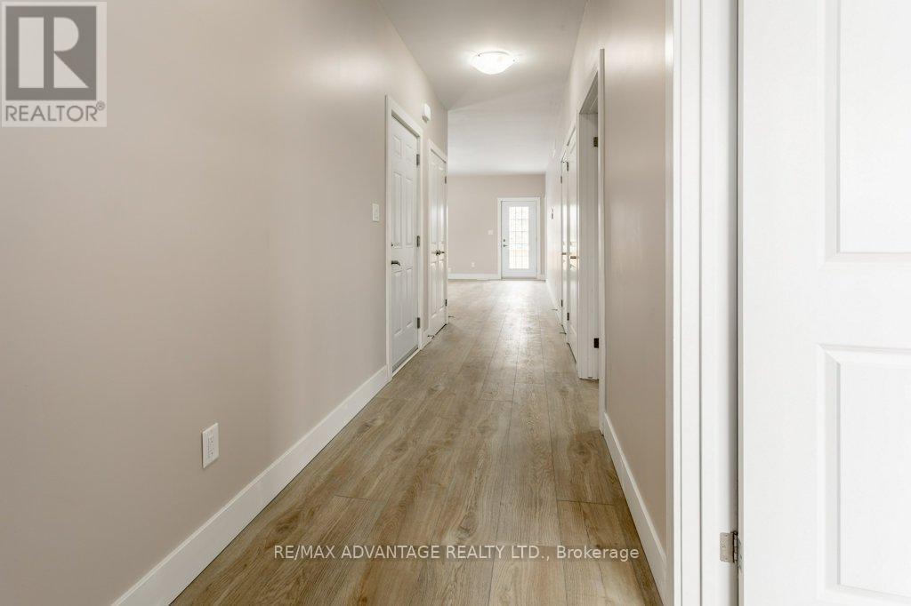 1 - 299 Tartan Drive, London East (East I), ON - Indoor Photo Showing Other Room