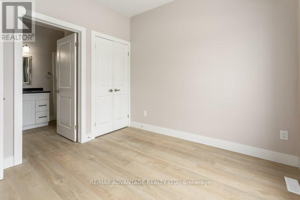 1 - 299 Tartan Drive, London East (East I), ON - Indoor Photo Showing Other Room