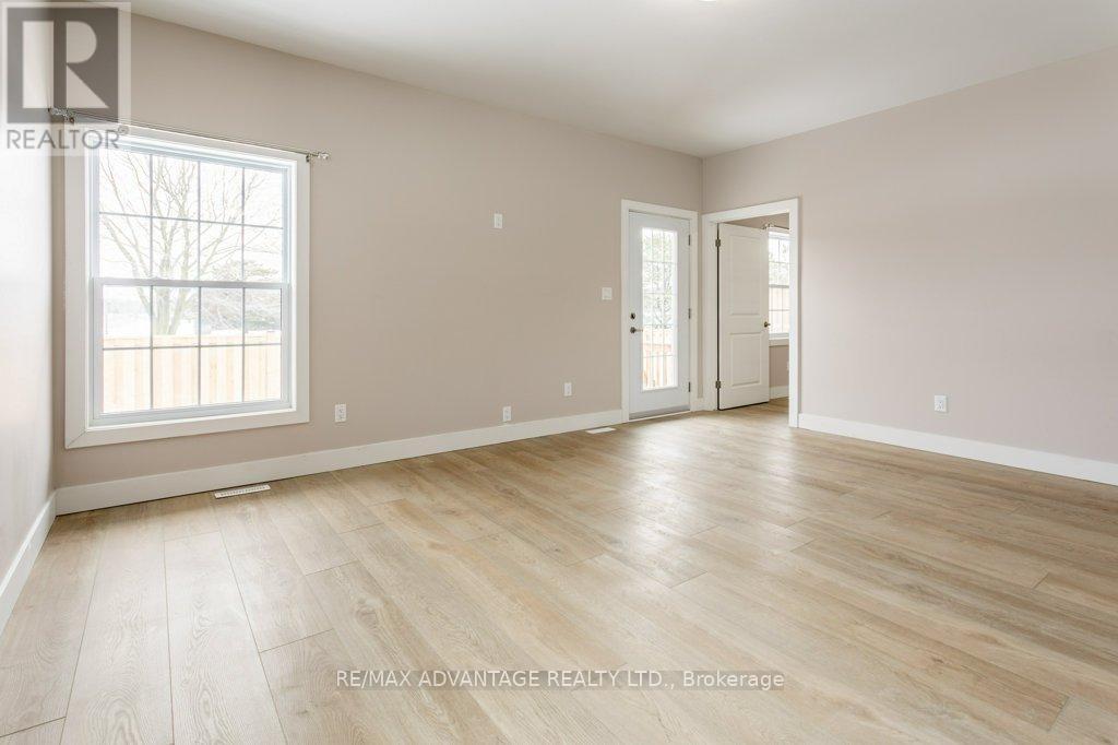 1 - 299 Tartan Drive, London East (East I), ON - Indoor Photo Showing Other Room