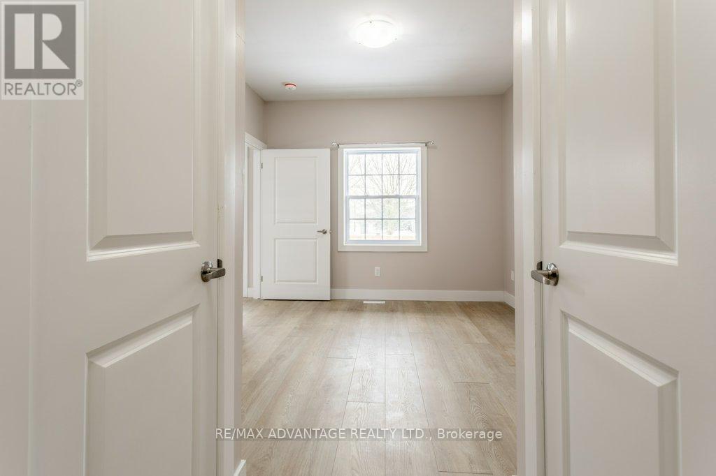 1 - 299 Tartan Drive, London East (East I), ON - Indoor Photo Showing Other Room