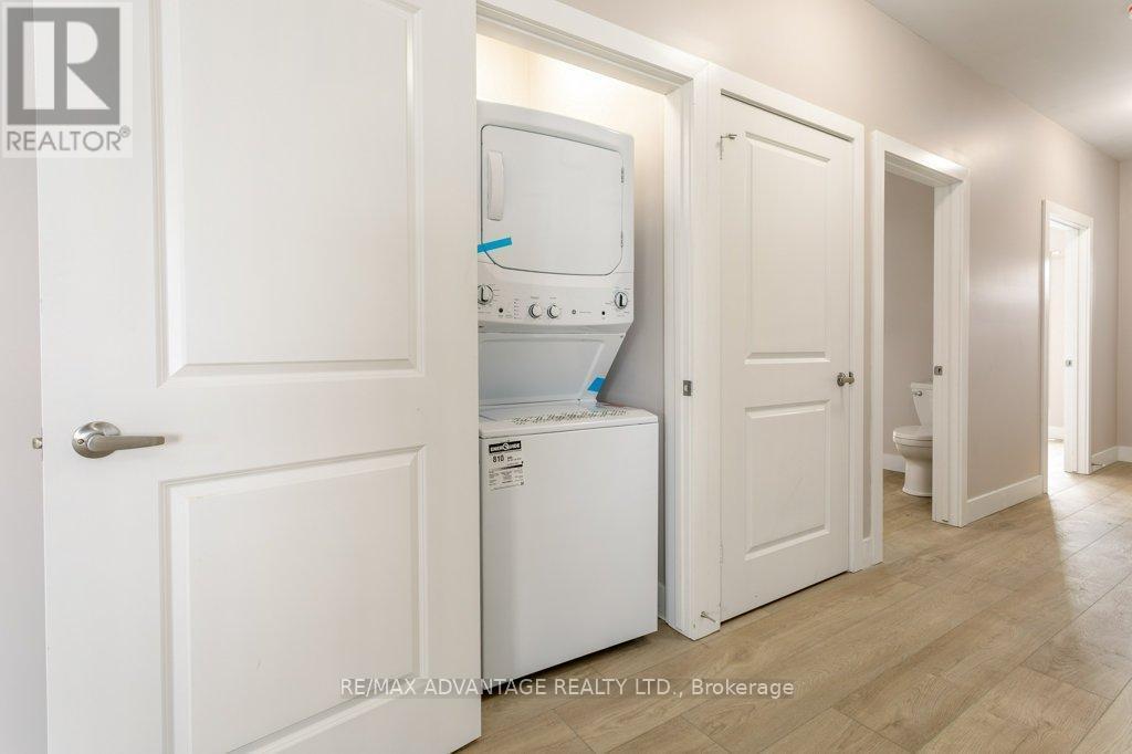 1 - 299 Tartan Drive, London East (East I), ON - Indoor Photo Showing Laundry Room