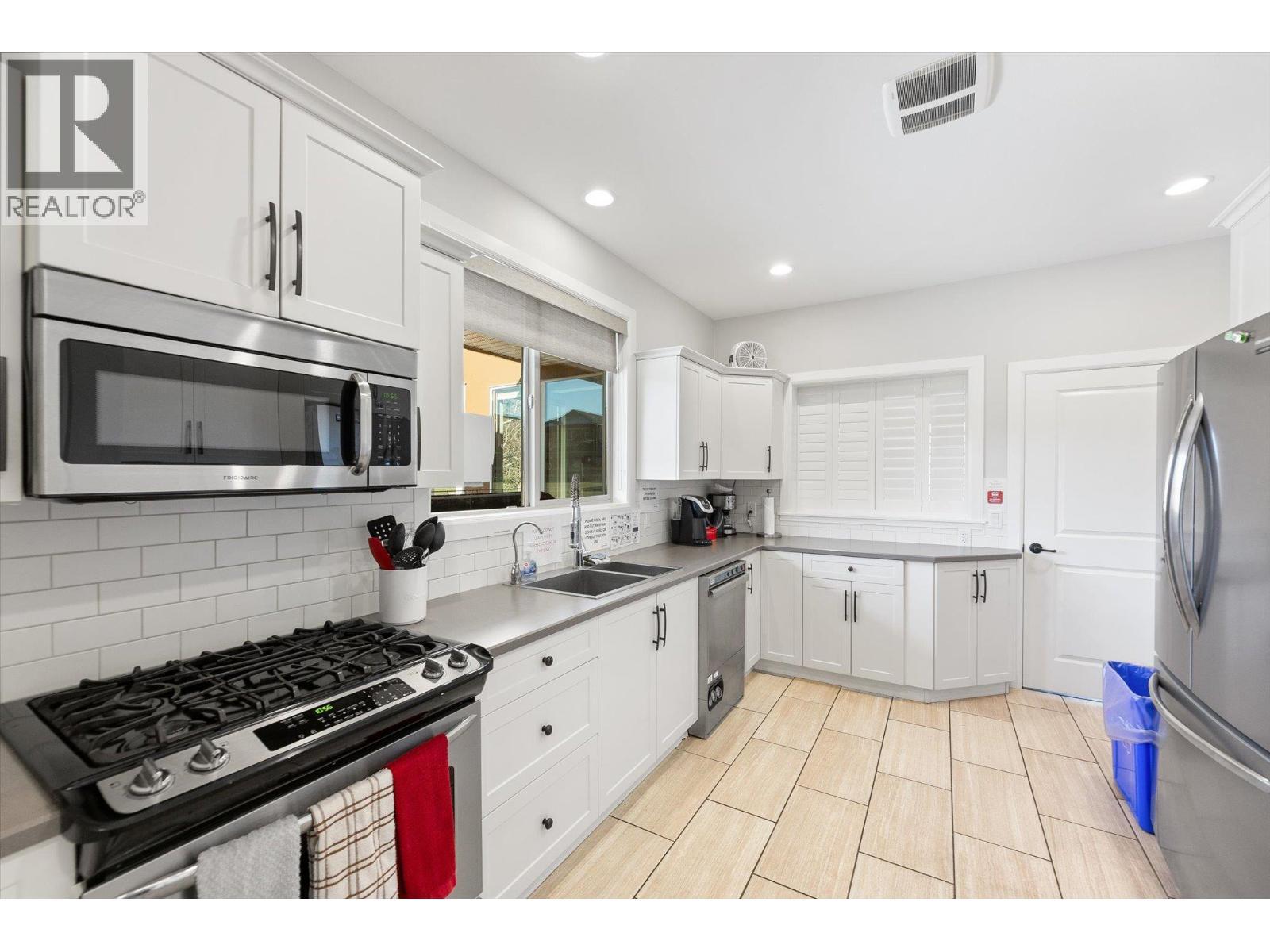 2140 Serrento Lane, Westbank, BC - Indoor Photo Showing Kitchen