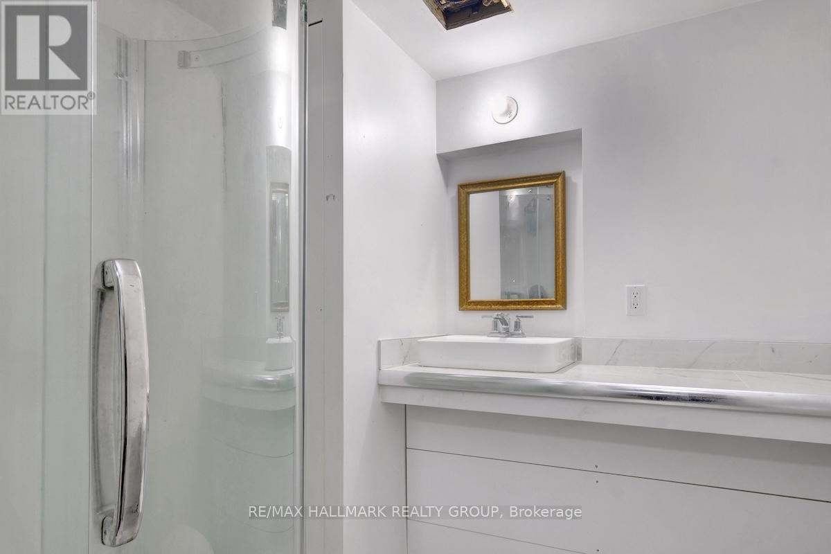 460 Wilbrod Street, Ottawa, ON - Indoor Photo Showing Bathroom